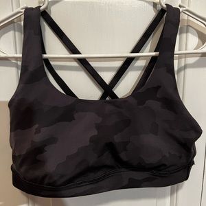 Lululemon Energy Bra in Size 6